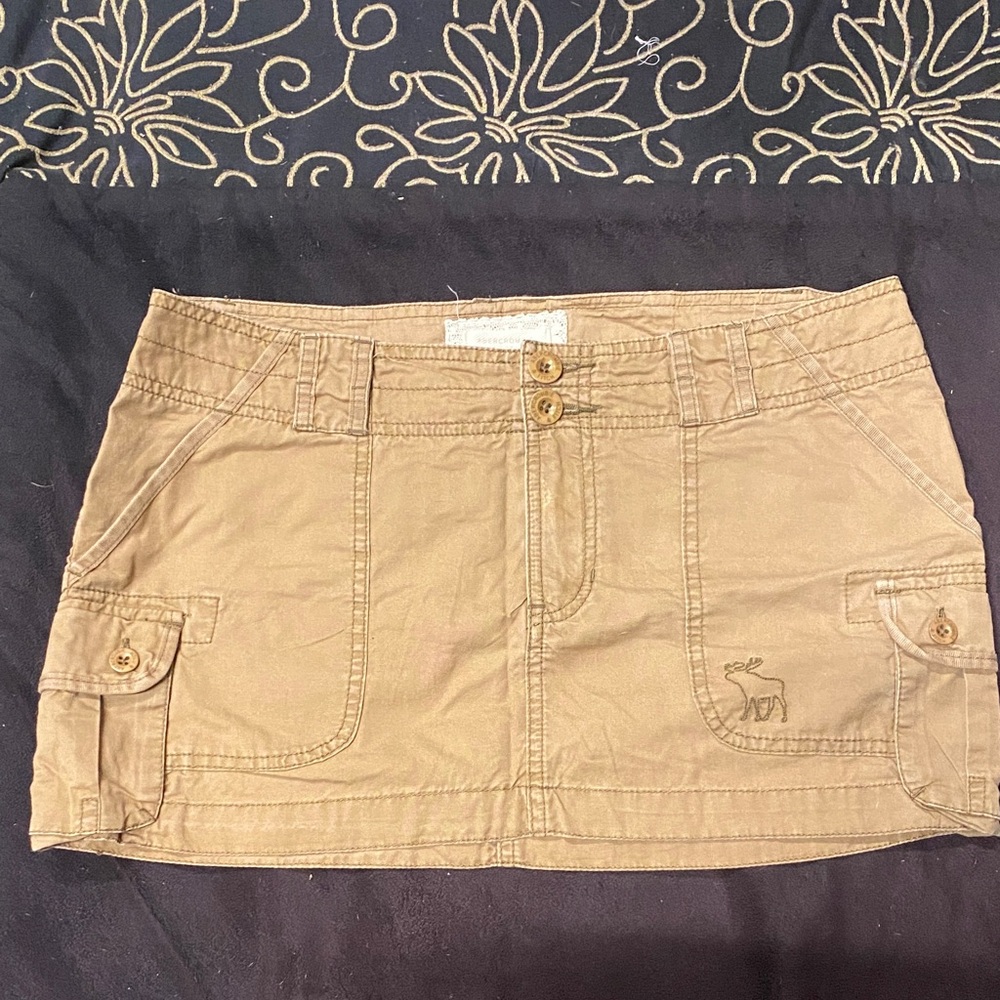 Abercrombie & Fitch Tan Cargo Mini Shirt Preowned Size 6 Vintage it’s Beautiful